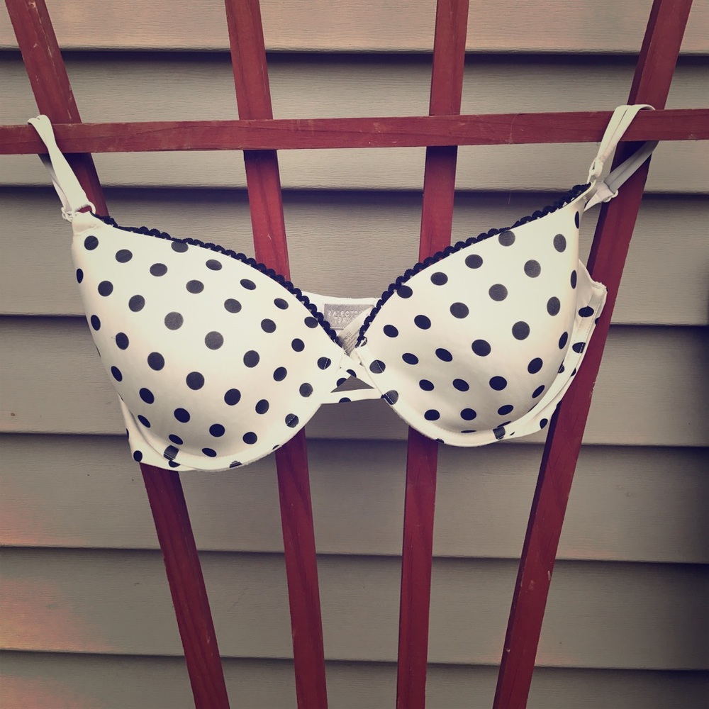 PRICE DROP🌸34DD Victoria's Secret Bra