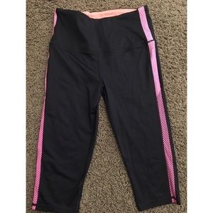 VS Sport Mesh Crop Leggings