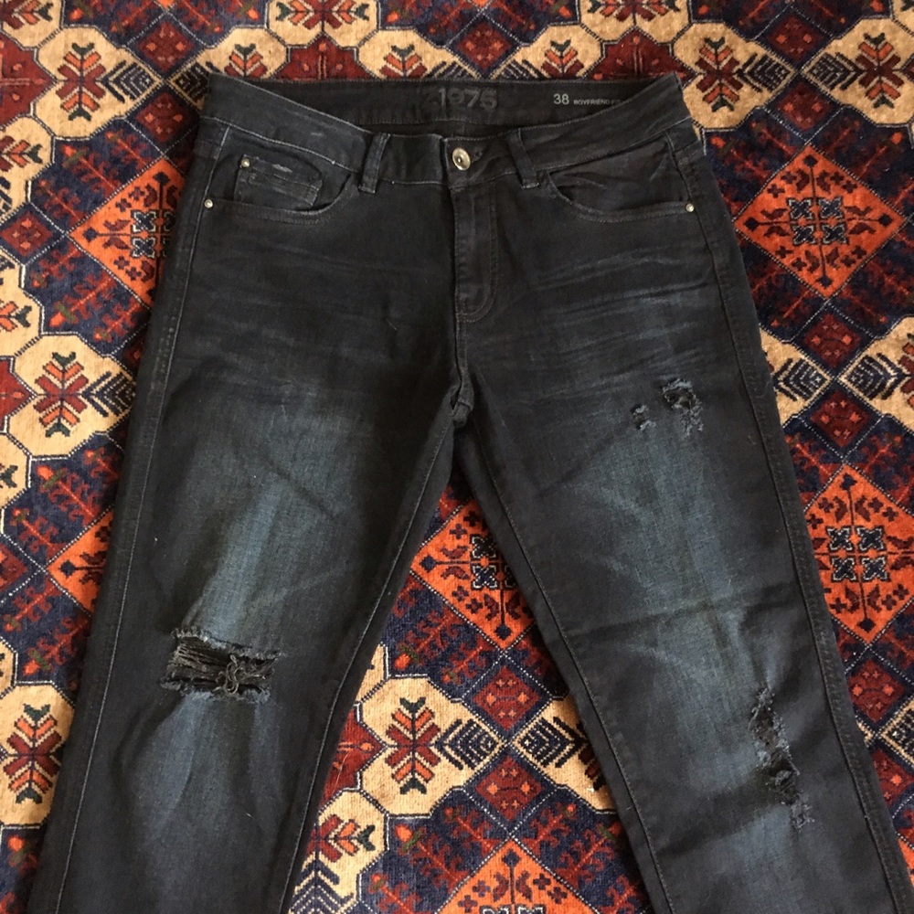 ZARA Distressed Boyfriend Jeans