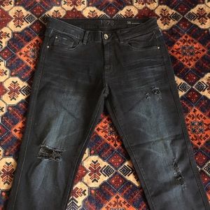 ZARA Distressed Boyfriend Jeans