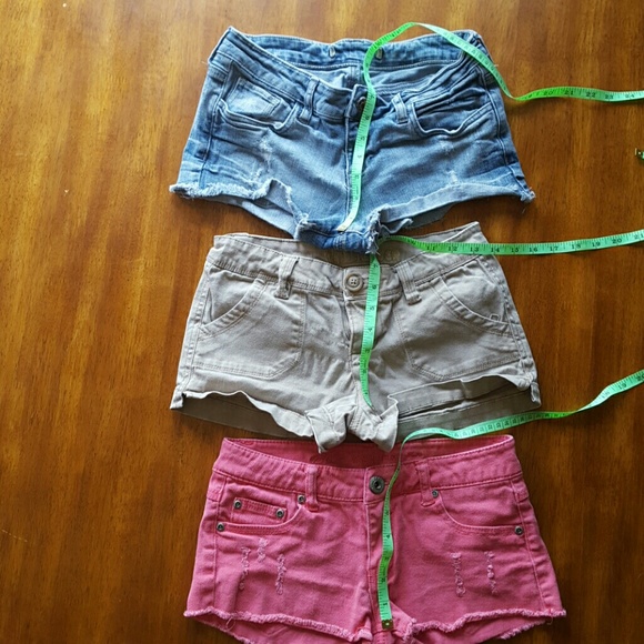 💋3 pairs of jeans shorts bundle - Picture 3 of 8