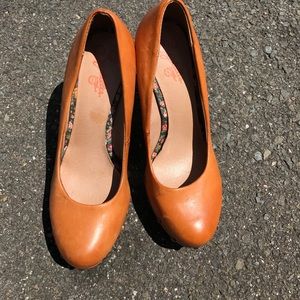 Rust colored platform heels - Seychelles