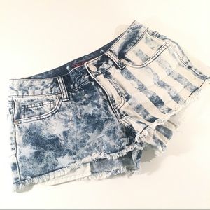 ✨Decree American Flag Jean Shorts✨