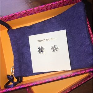 Tory Burch authentic T earrings