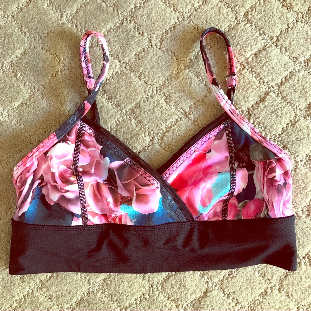Lululemon floral sports bra. Size 6. NWOT!