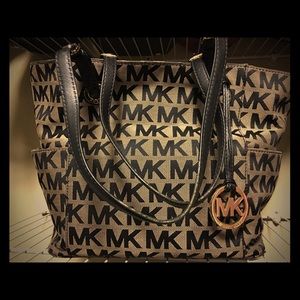 Authentic Signature Michael Kors Tote