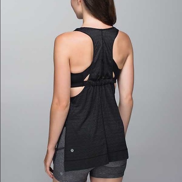 Lululemon Stash it Tank - Picture 1 of 5