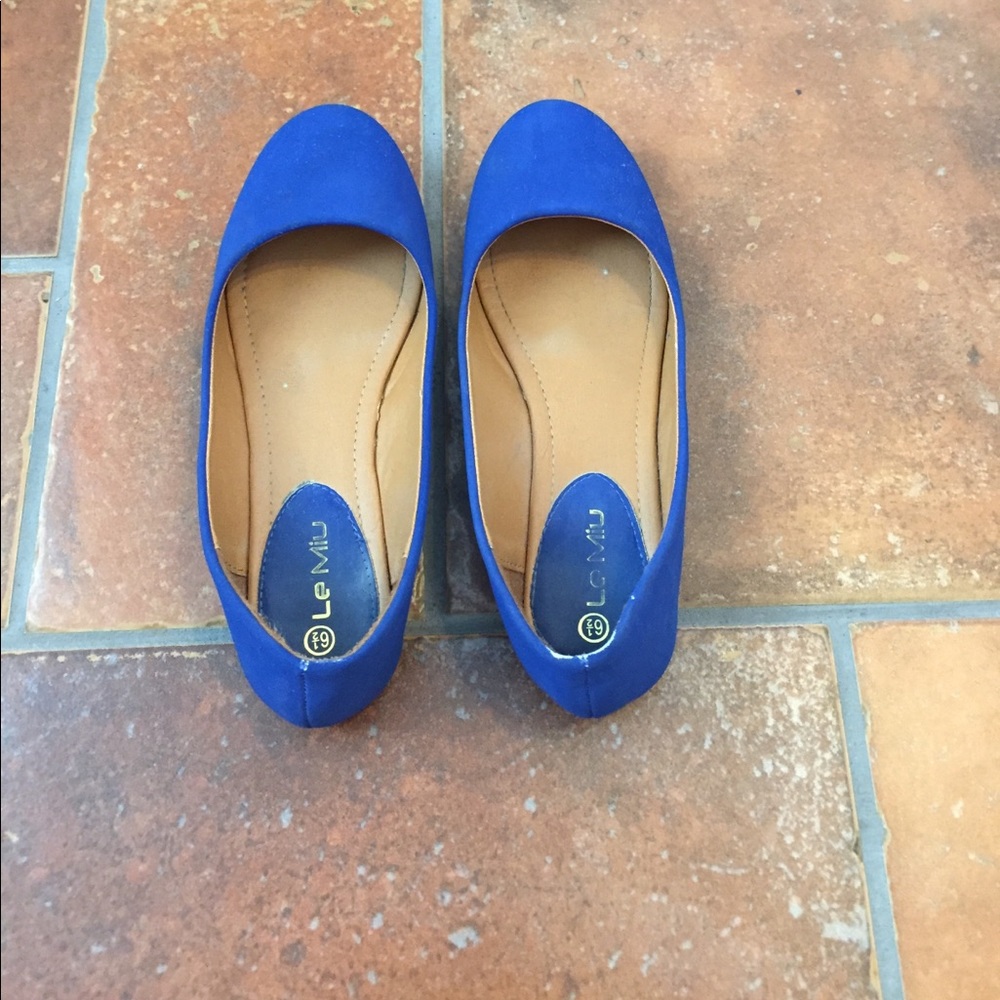Flats - Picture 2 of 4