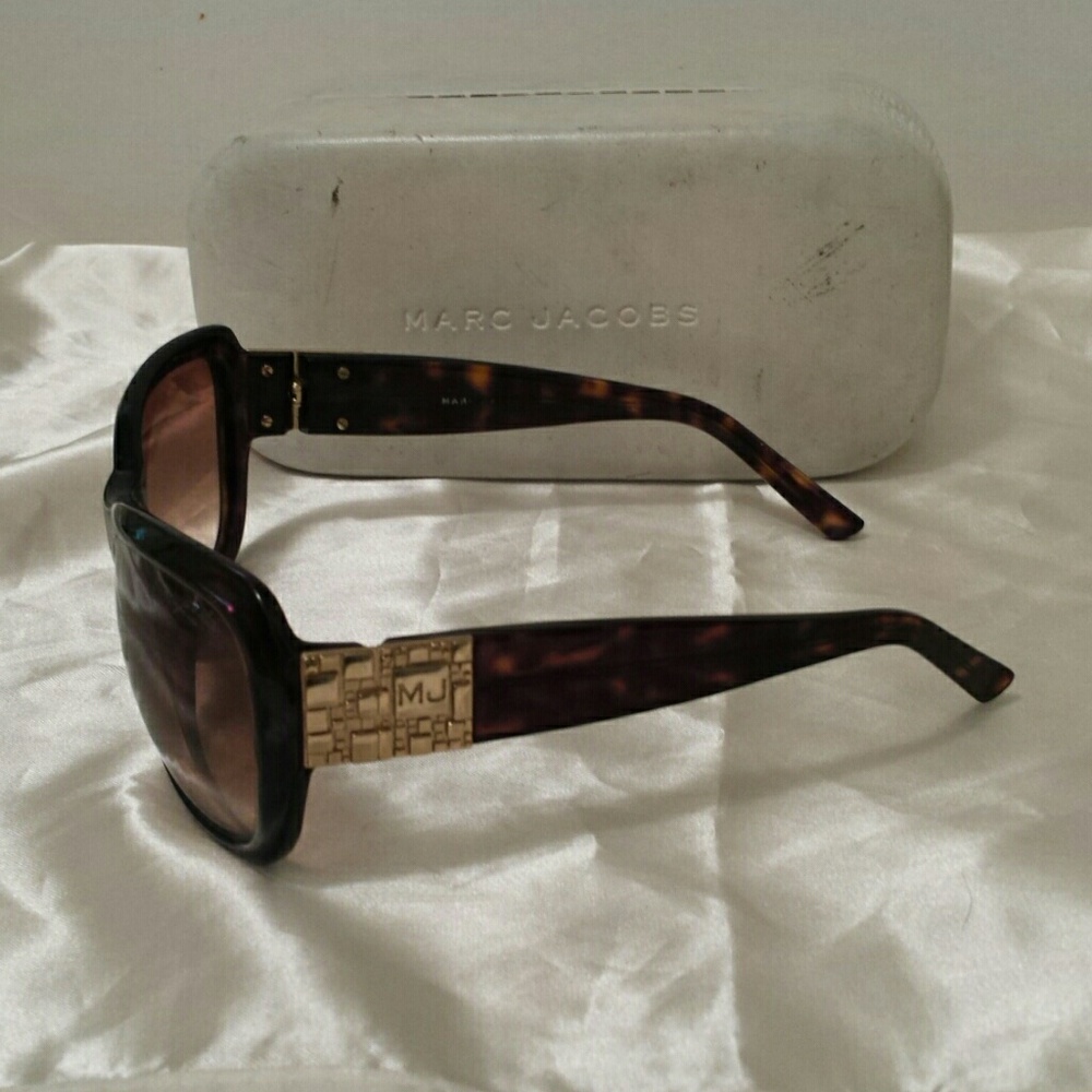 Authentic Marc Jacobs Brown Tortoise Sunglasees - image 2