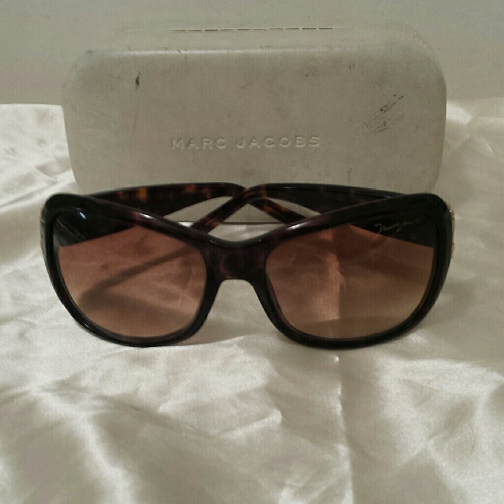 Authentic Marc Jacobs Brown Tortoise Sunglasees - image 3