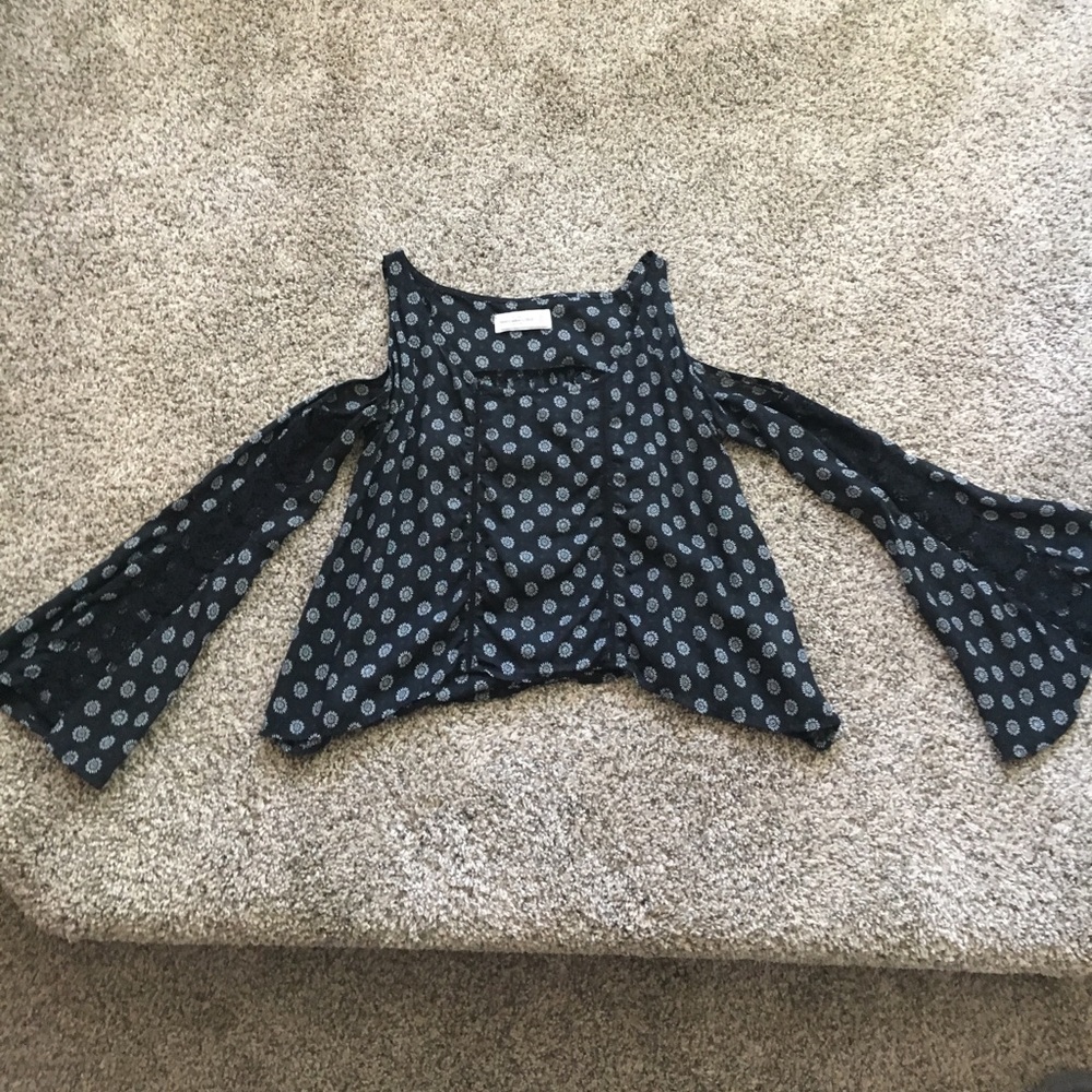 Abercrombie and Fitch Front Cropped Shirt=Size XS