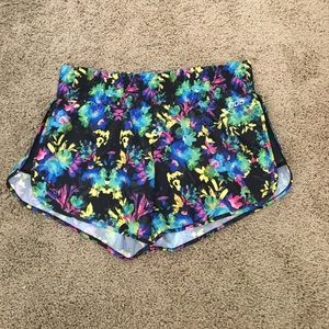 Lorna Jane shorts size small euc