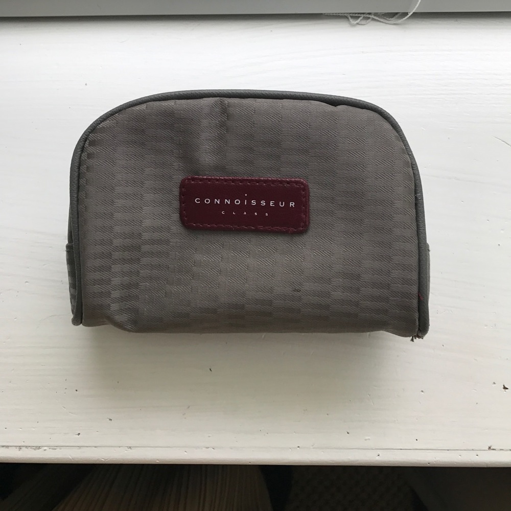 Connoisseur Class make up bag