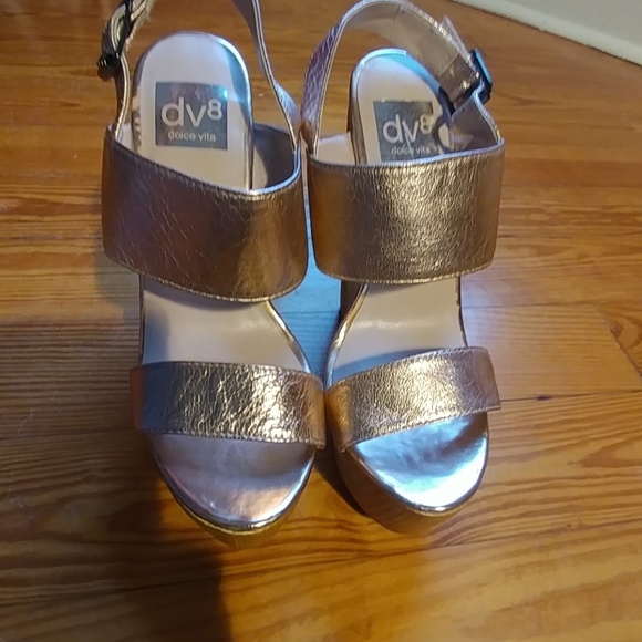 Dolce Vita DV8 Shoes Nwot Dolce Vita Dv8 Rose Metallic