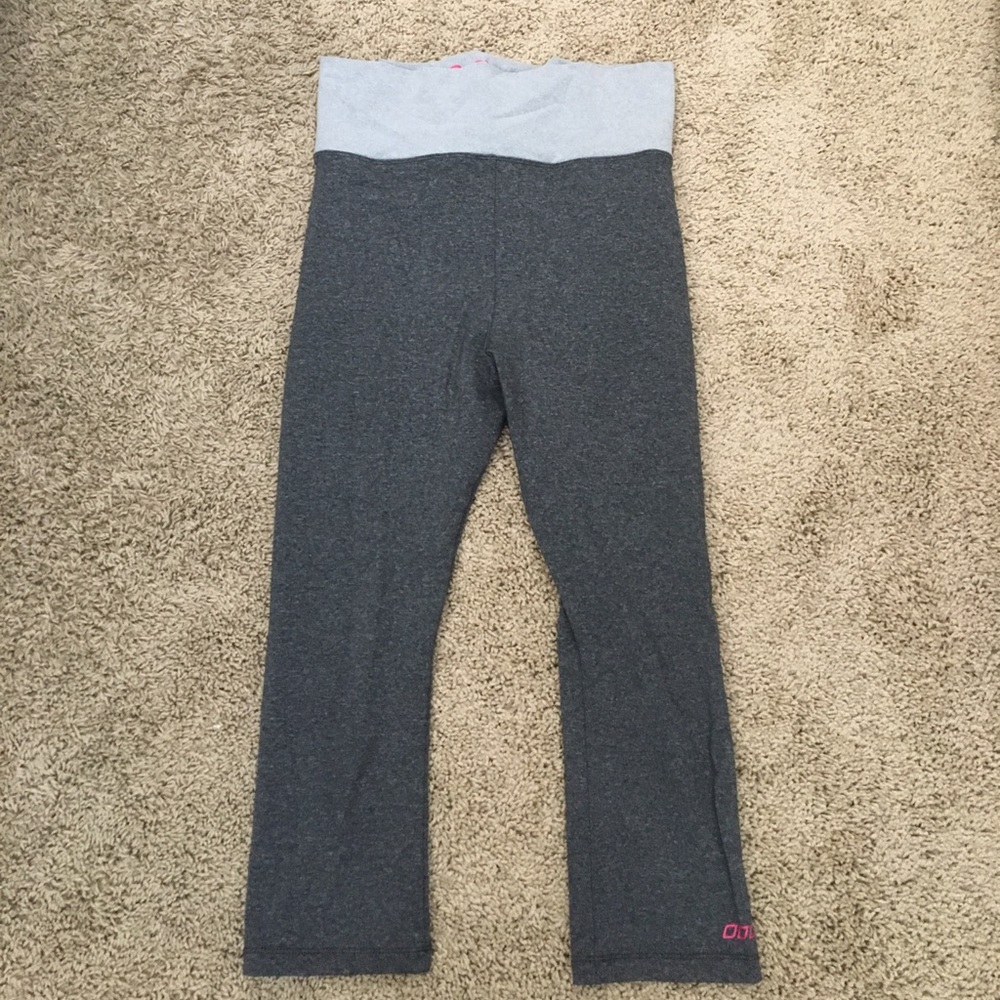 Lorna Jane crops gray size small euc
