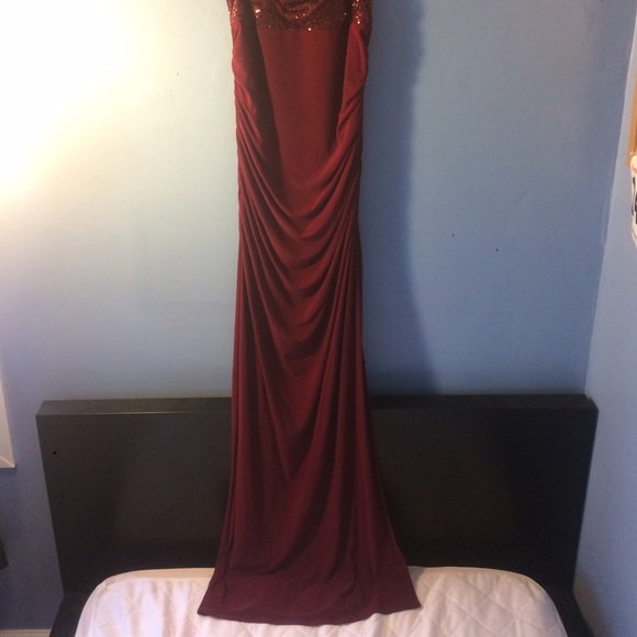 Deep Red Gown - Picture 2 of 4
