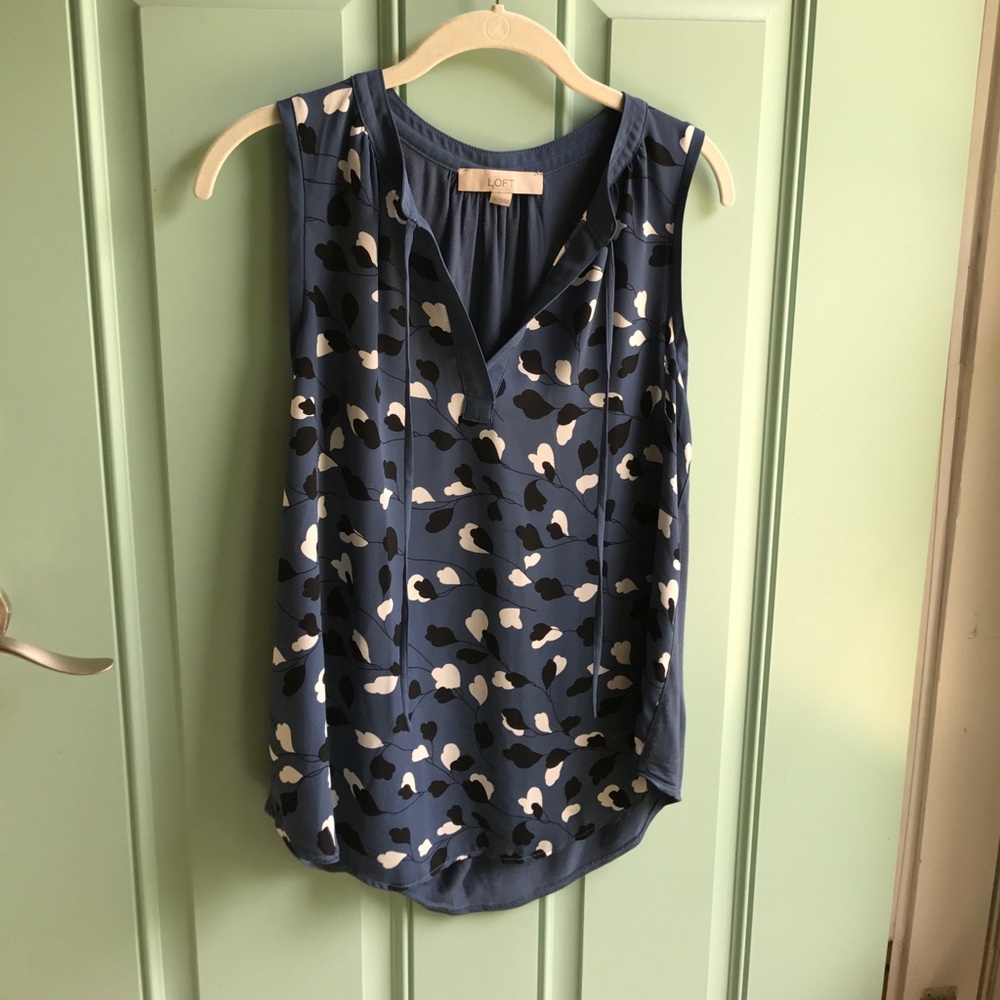 Sleeveless tie neck floral top