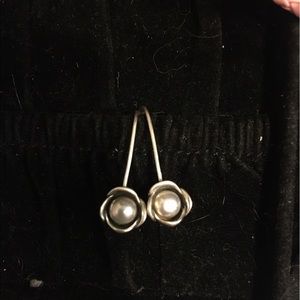 Pandora grey pearl earrings