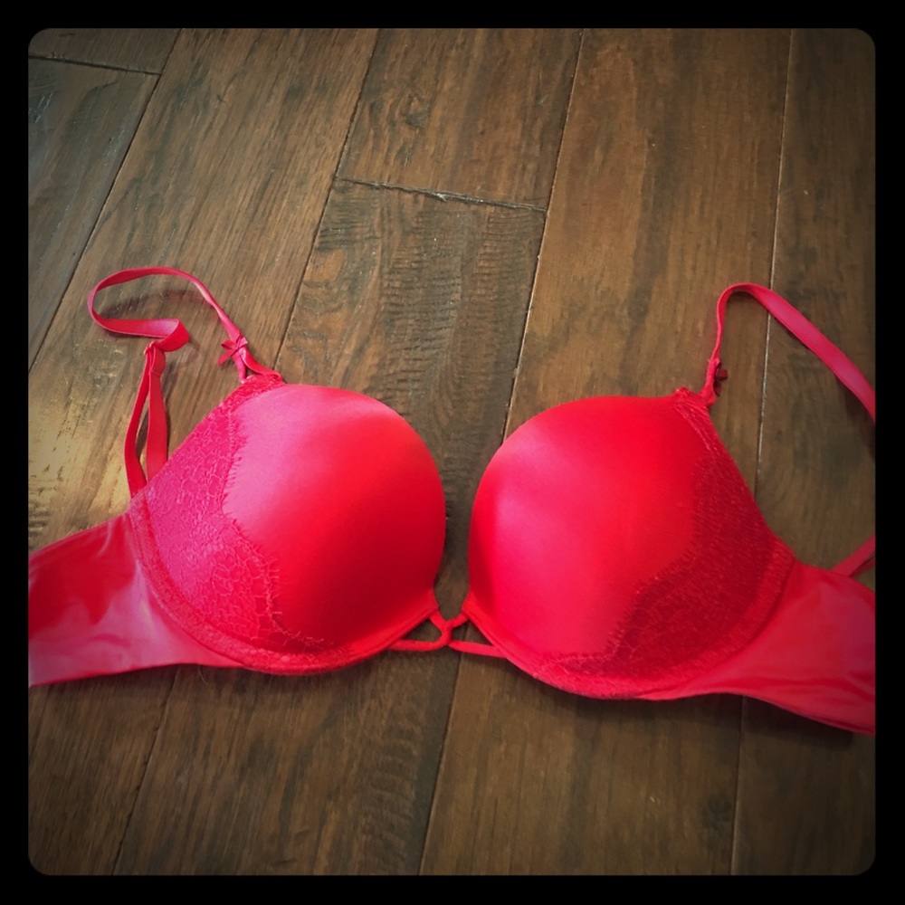 Victoria Secret Bombshell Plunge 34 B