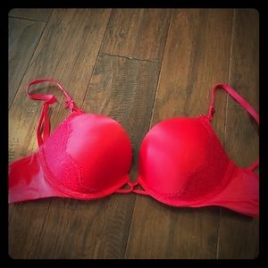 Victoria Secret Bombshell Plunge 34 B