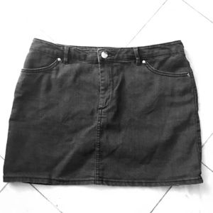 Sz. 8 H&M Black Denim Mini Skirt