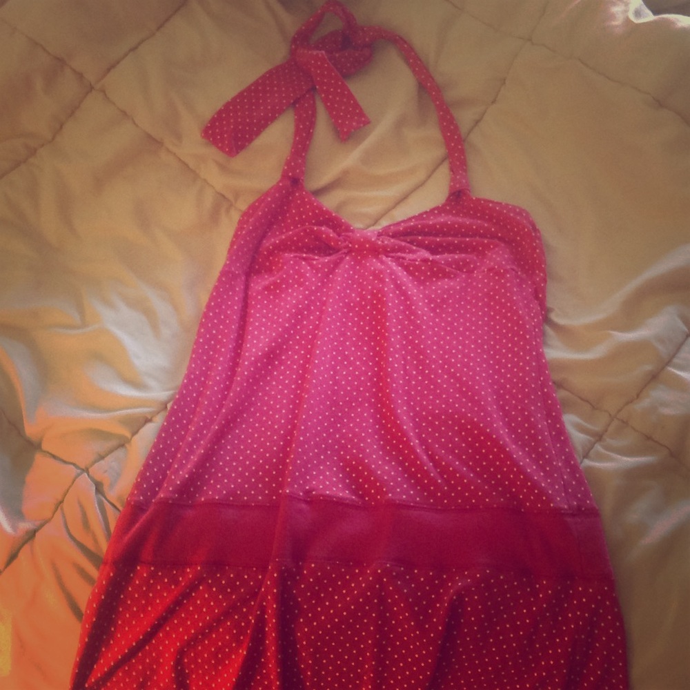 Super cute summer halter dress, worn once!