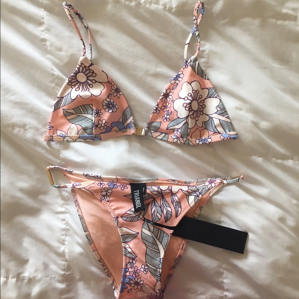 nwt triangl mia set