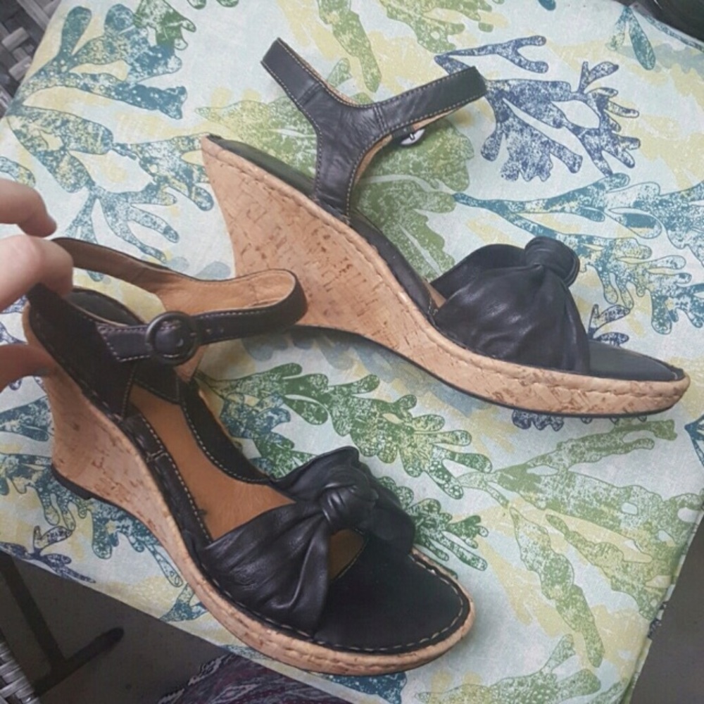 Born wedge sandals 9