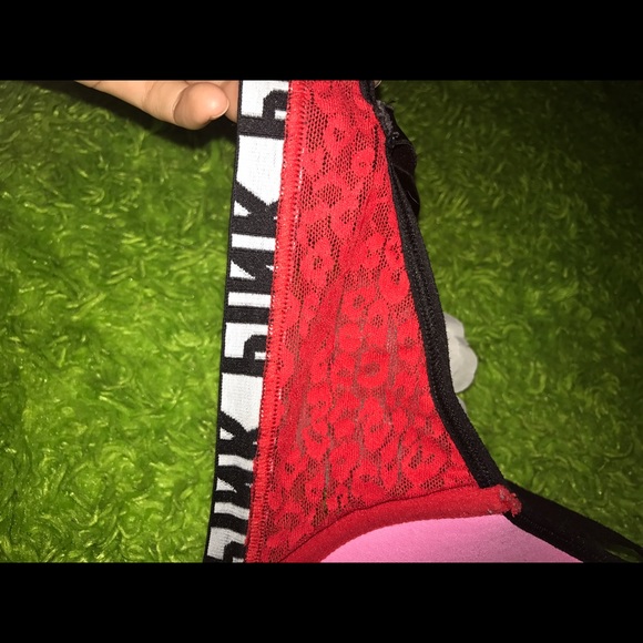 Red Victoria's Secret push up bra - Picture 4 of 4