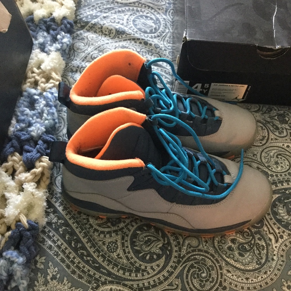 Jordan 10 -- Bobcats