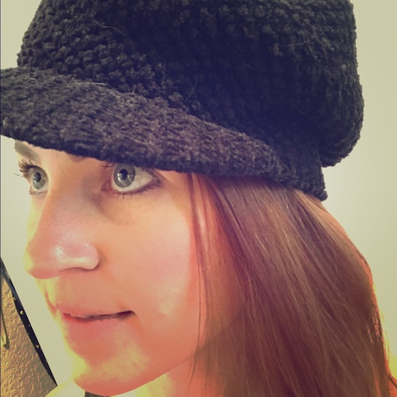 Slouched winter hat - Picture 2 of 3