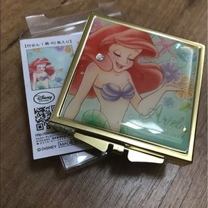 Ariel Disney Pocket Mirror with sticky notes