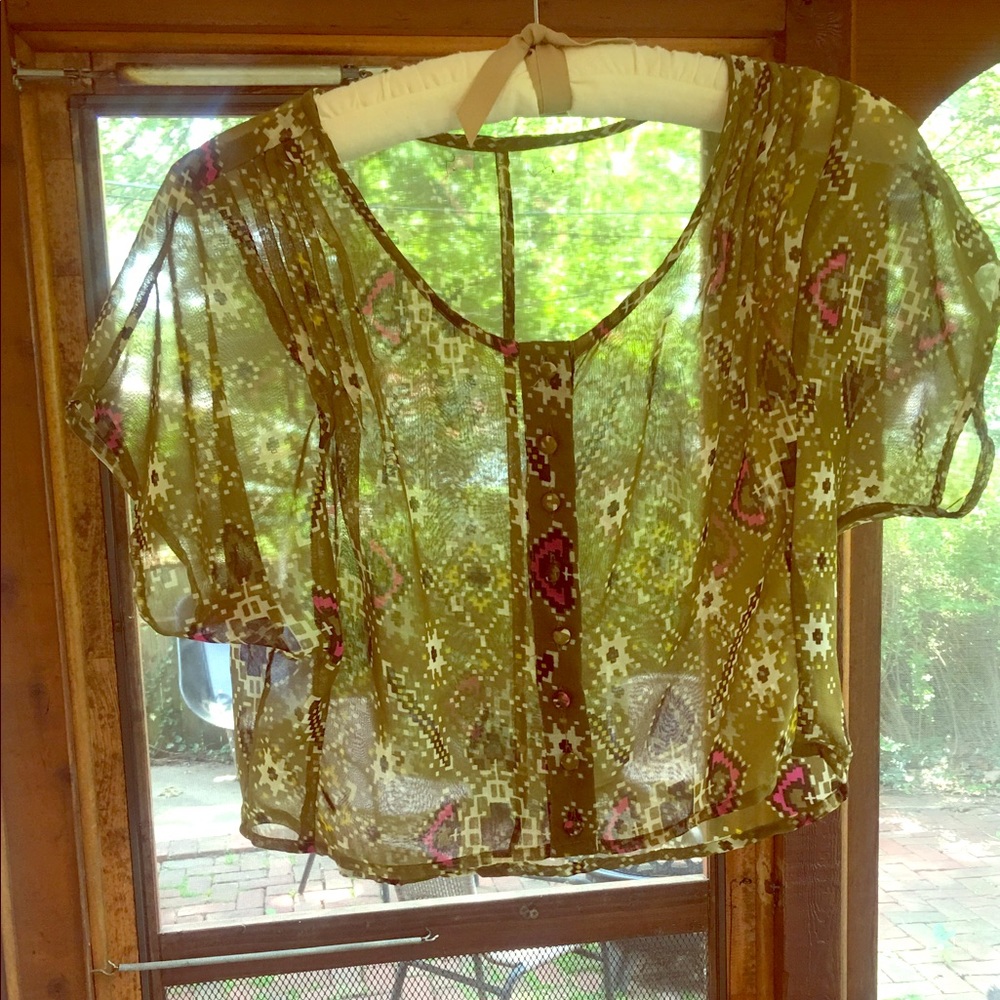 Sheer crop patterned button up top.