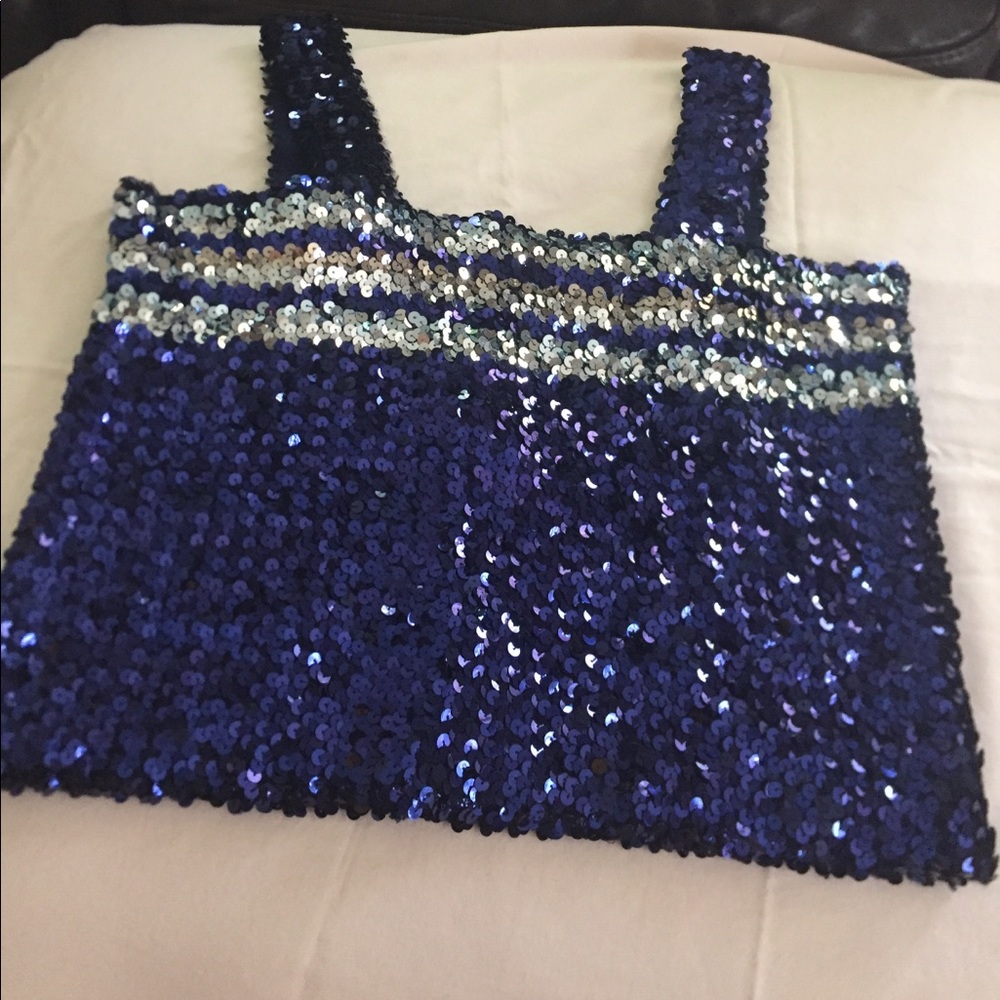 Handmade sequent top