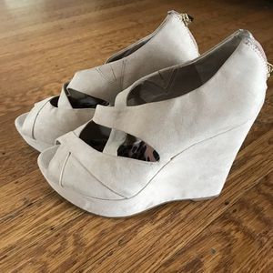 Jessica Simpson size 7 peep toe platform wedge