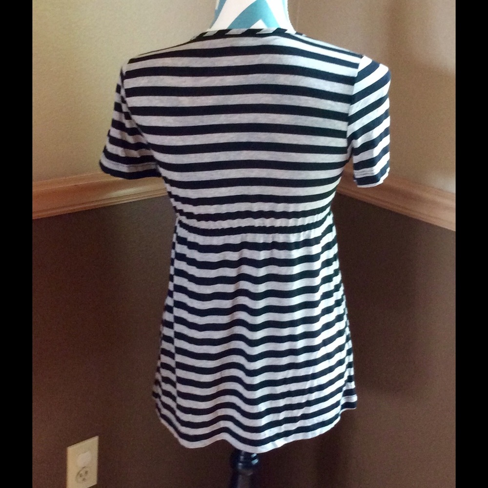 💕New Listing💕 women's The Limited top. - Picture 3 of 4