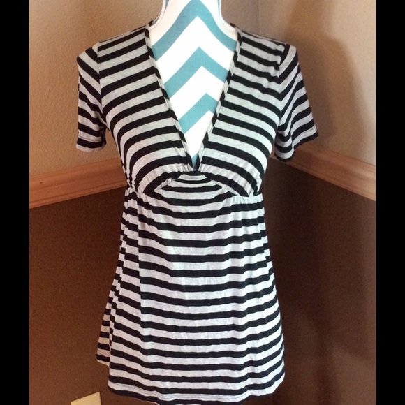 The Limited Tops - 💕New Listing💕 women's The Limited top.