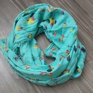 AEO scarf