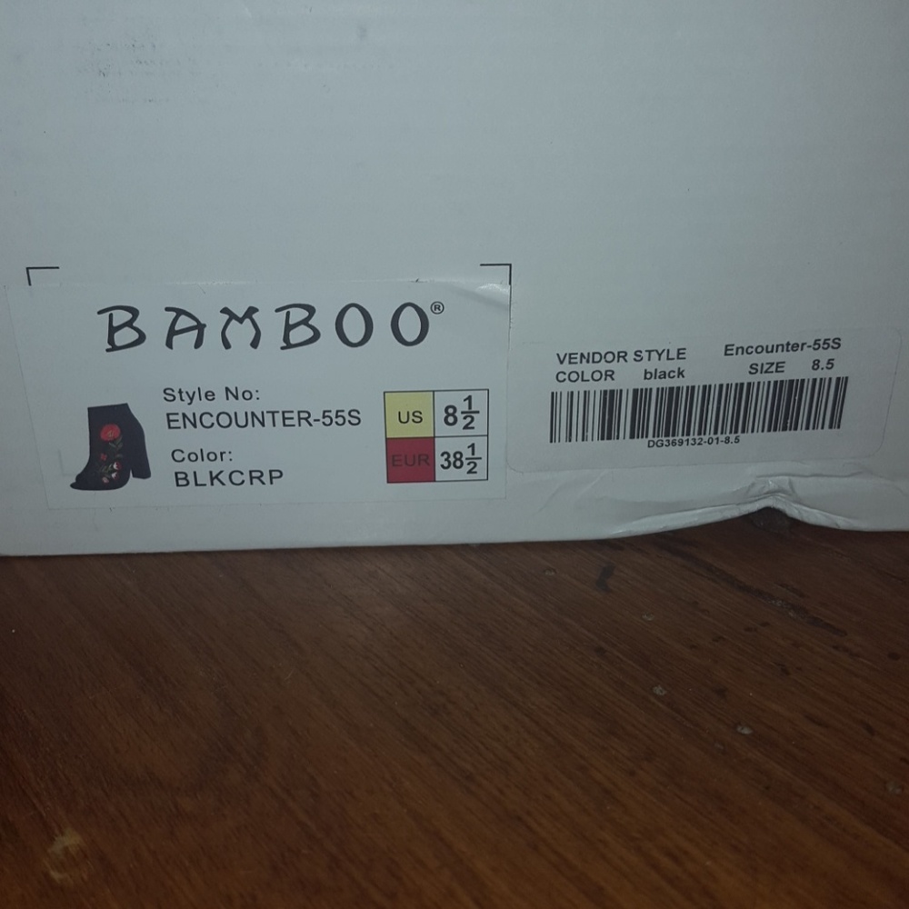 Brand new embroidered peep toe boots - Picture 4 of 5