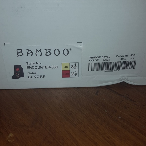 Brand new embroidered peep toe boots - Picture 4 of 5