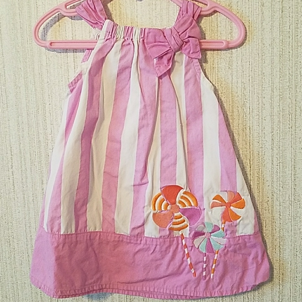 Summer dress with lollipop detail