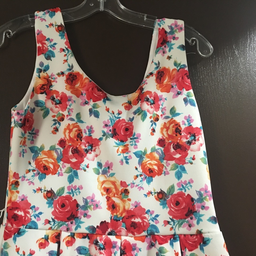 Floral dress! Perfect for summer.