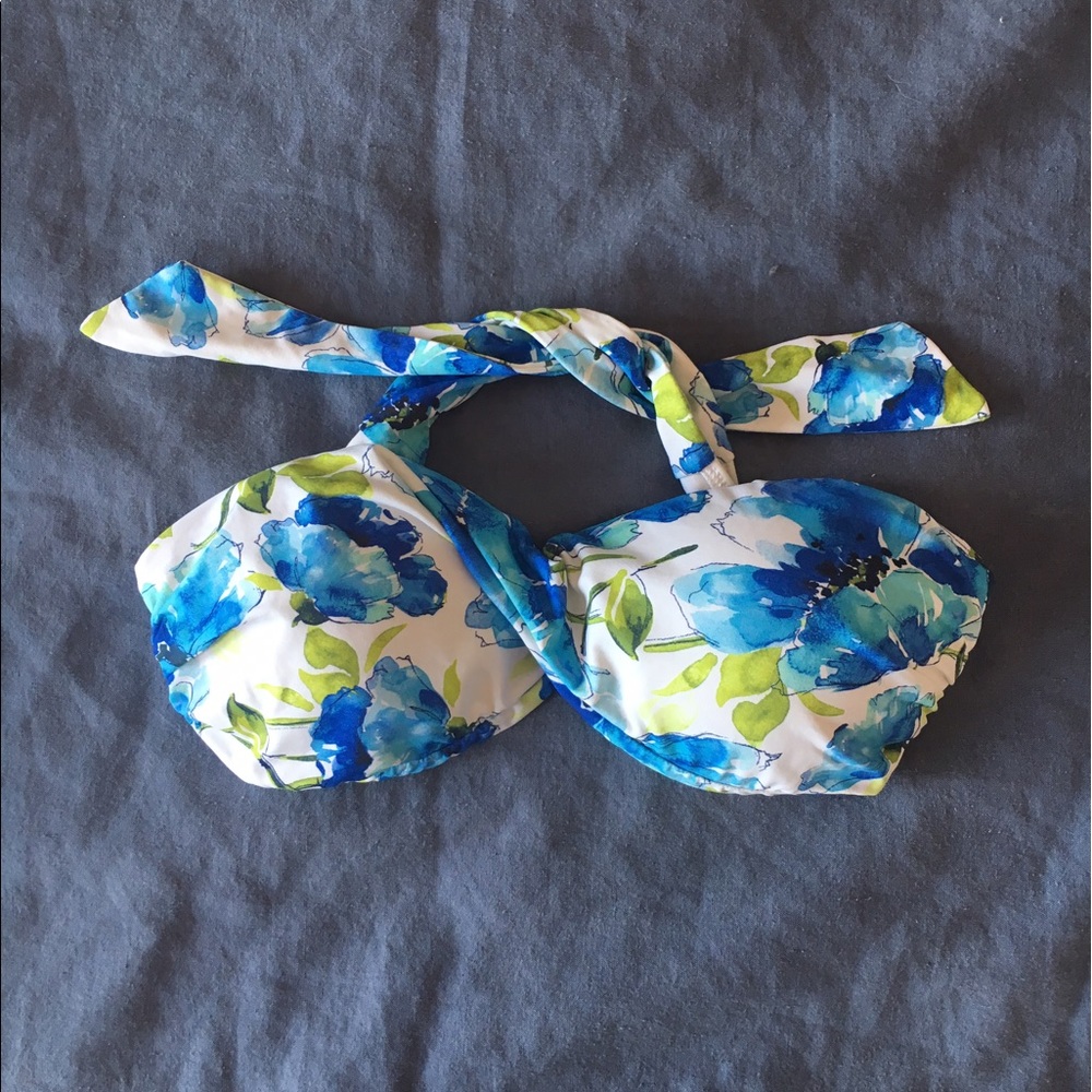 Gilly Hicks floral bikini top