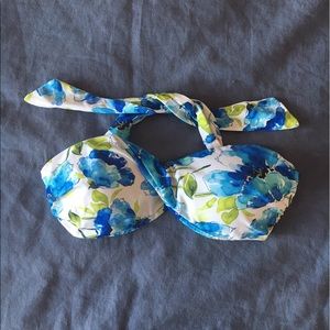 Gilly Hicks floral bikini top