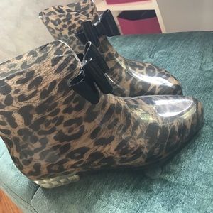 Dizzy short ankled rain boots