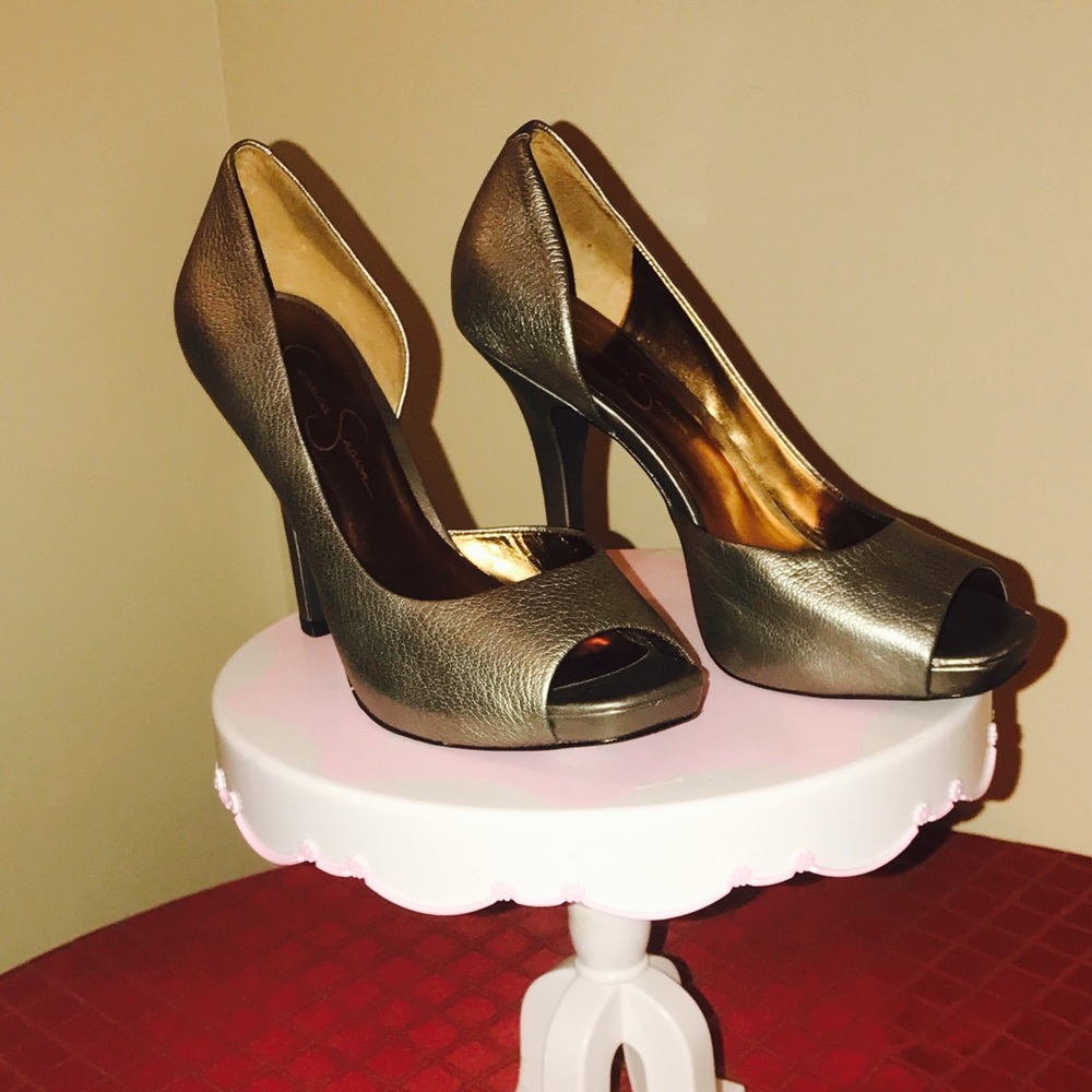 Jessica Simpson platinum sling back heels