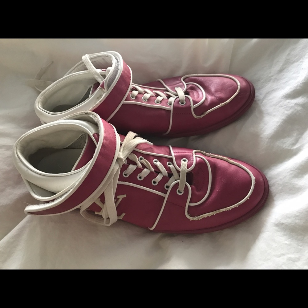 Louis Vuitton sneakers size 9