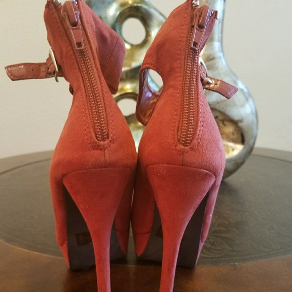 Shoes - Picture 2 of 2