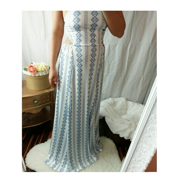 🌿BACKLESS BACK TIE MAXI DRESS🌿 - Picture 5 of 6