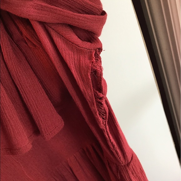 Maroon flowy dress with cut-out shoulder sleeves - Picture 5 of 5